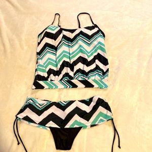 Teal white and black Tankini only worn once perfect condition
